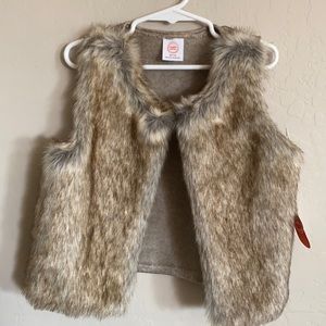 Girls faux fur vest